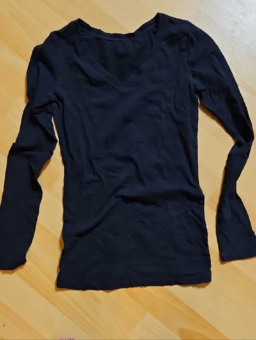 Free With Purchase - Women's V-Neck Long Sleeve Tee - Black